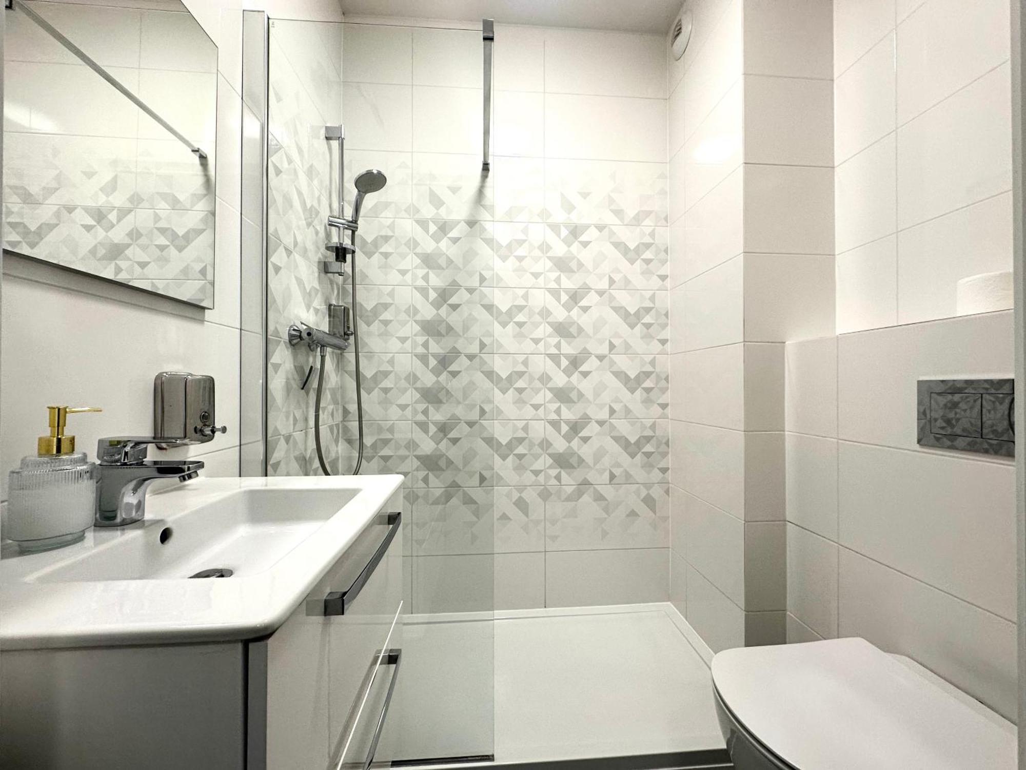 Przyjazni 16 24 - Self Check-in 20h - Lift Wroclaw